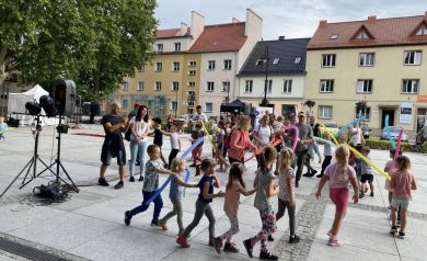 Pożegnanie wakacji na Placu Żeromskiego. Atrakcje dla dzieci.