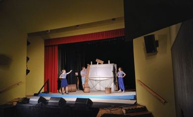 Aktorzy podczas swojego występu. 