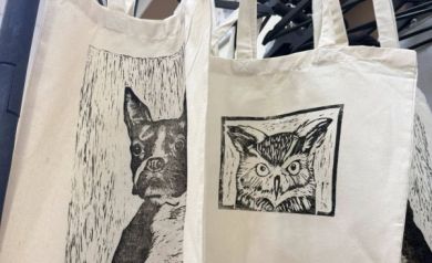 Dwie torby bawełniane z nadrukiem z linorytu