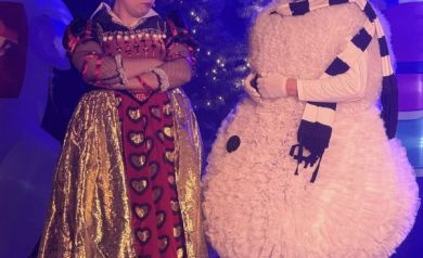 Bałwanek Tiko i królowa Fruncja rozmawiają