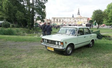 XI zlot samochodów zabytkowych, towarzyszący obchodom Dni Ziemi Strzeleckiej.