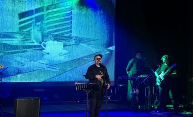 Na scenie rozgrywa się akcja spektaklu muzycznego